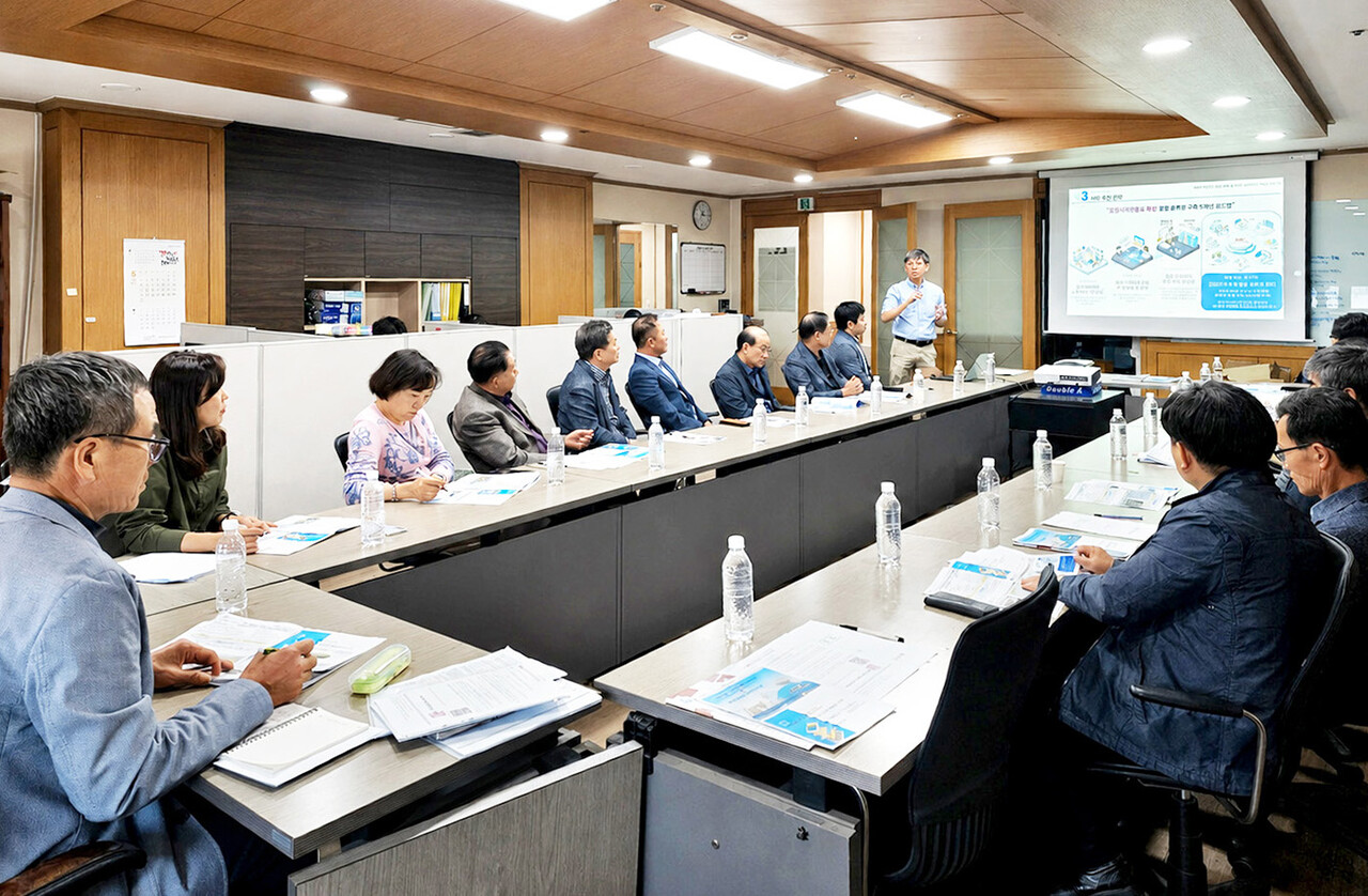 표면처리조합은 조합원사와 현장 담당자를 대상으로 안전보건 통합 구독형 시스템 설명회를 열고 주요 기능과 활용방안을 안내했다. 	[한국표면처리공업협동조합]